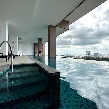 The Apple Premier Condo Three Bedroom In Melaka Kültér fotó