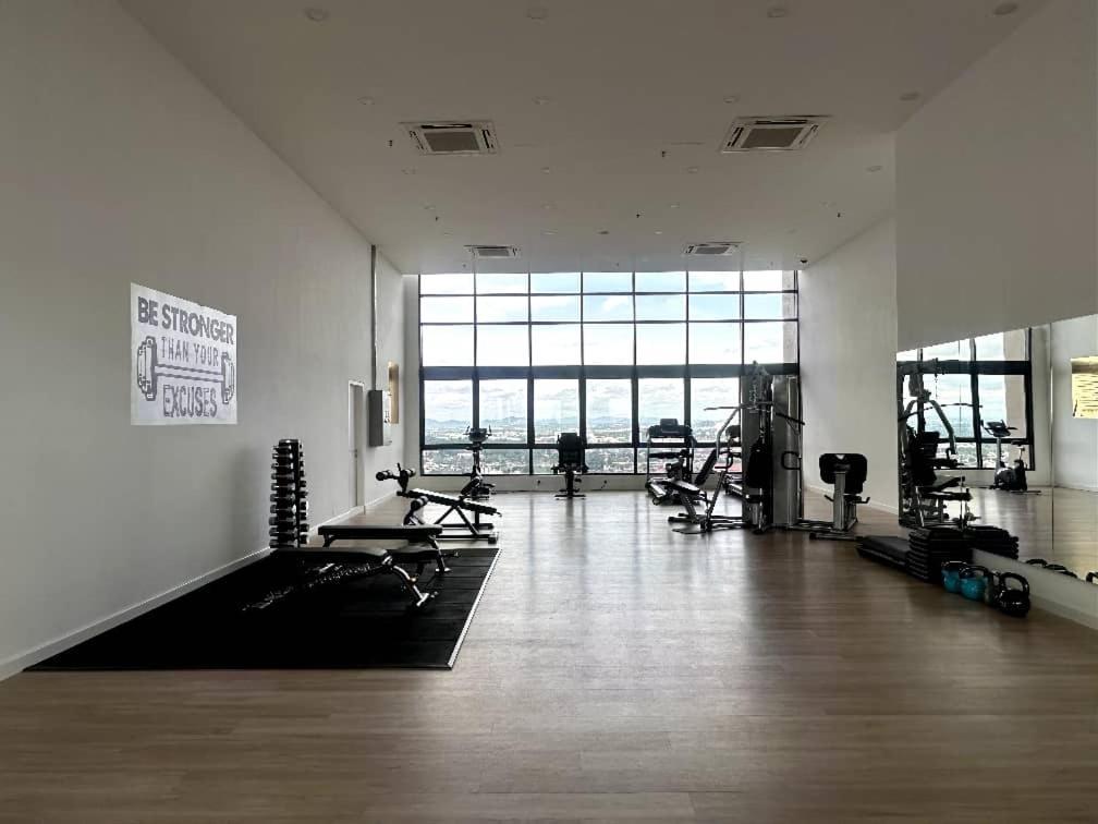 The Apple Premier Condo Three Bedroom In Melaka Kültér fotó