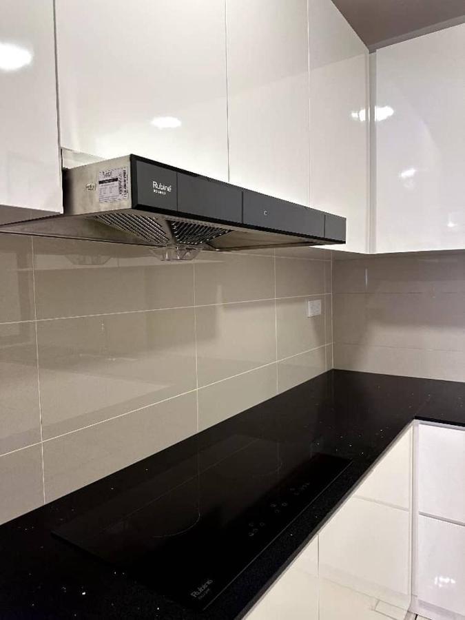The Apple Premier Condo Three Bedroom In Melaka Kültér fotó